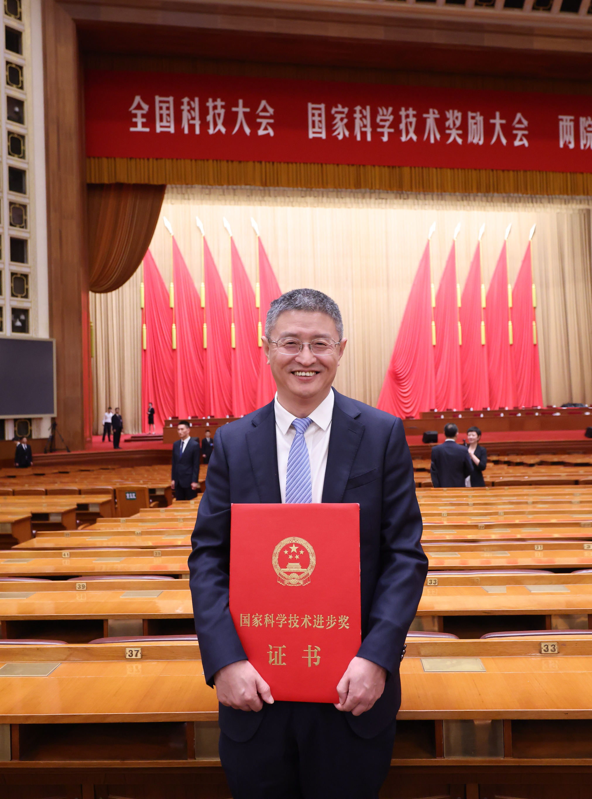 吳凱總獲獎.png 吳凱總獲獎.png